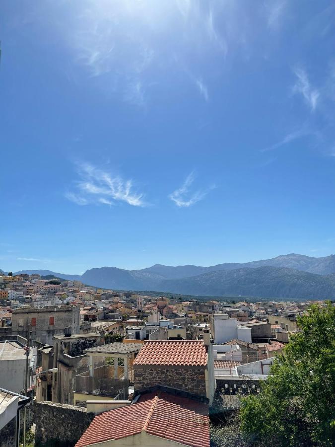 Casa Vacanze Sa Piazza Apartment Dorgali Exterior foto